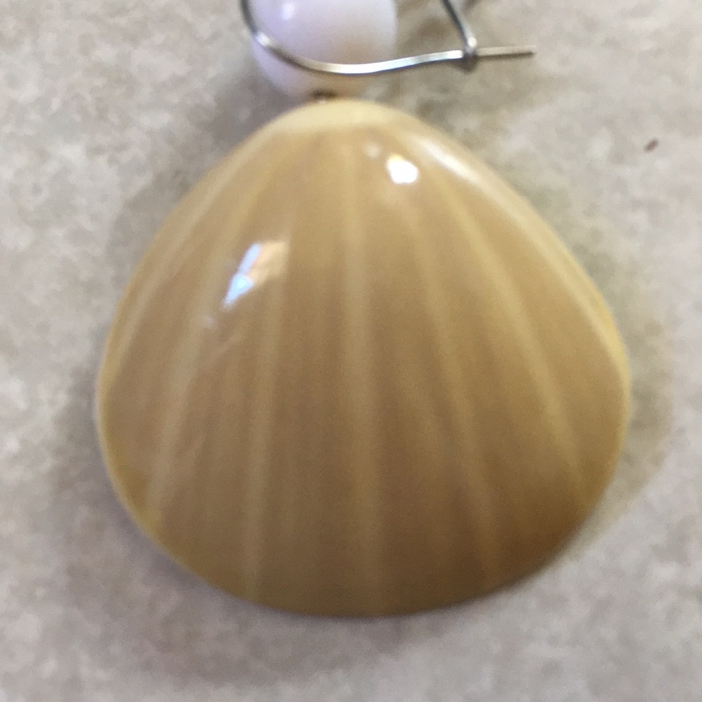 SHELL EARRINGS - Picture 7 of 8